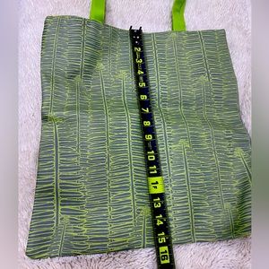Manaola tote bag